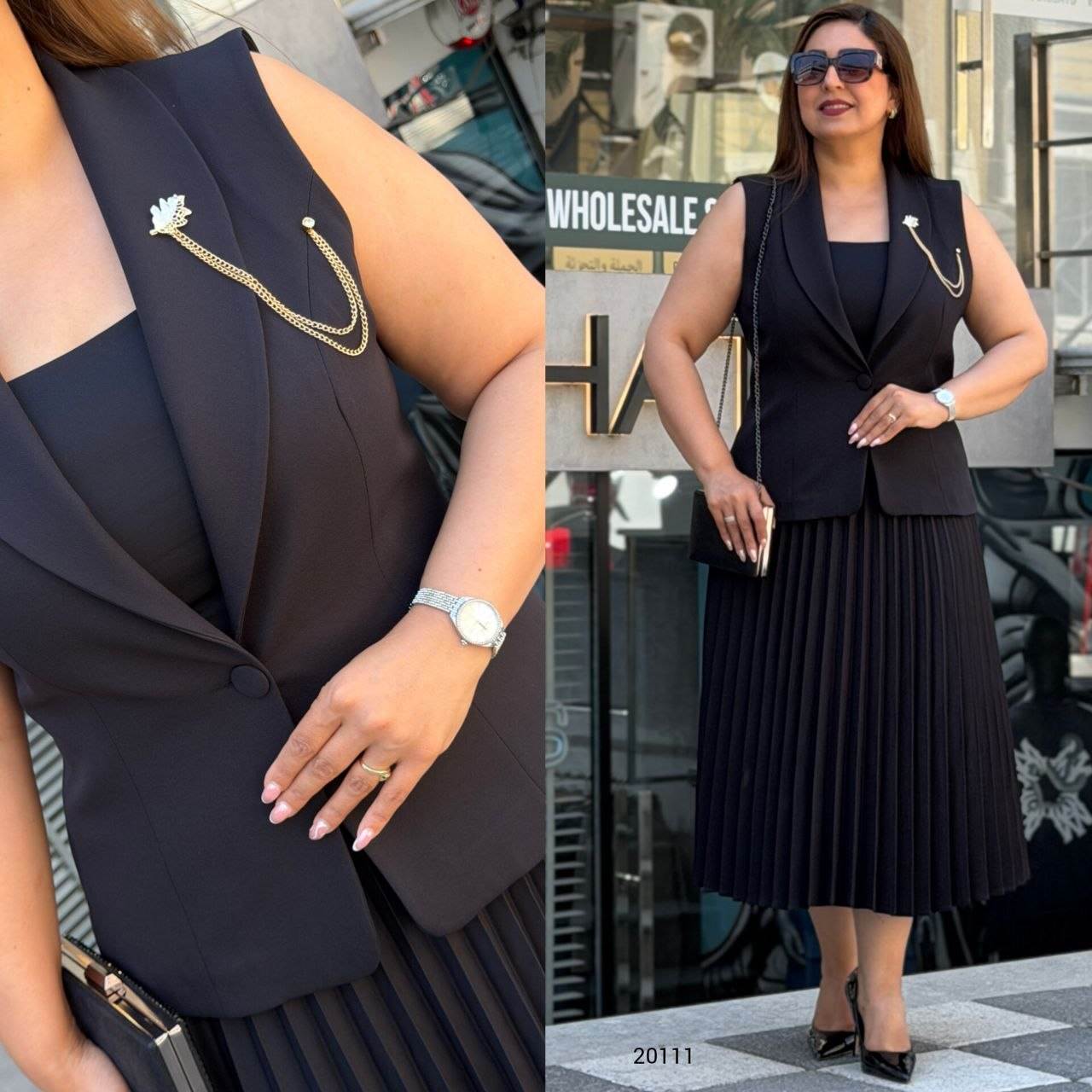 Women’s Shawl Collar Chain Brooch Detail Sleeveless Pleated Midi Dress